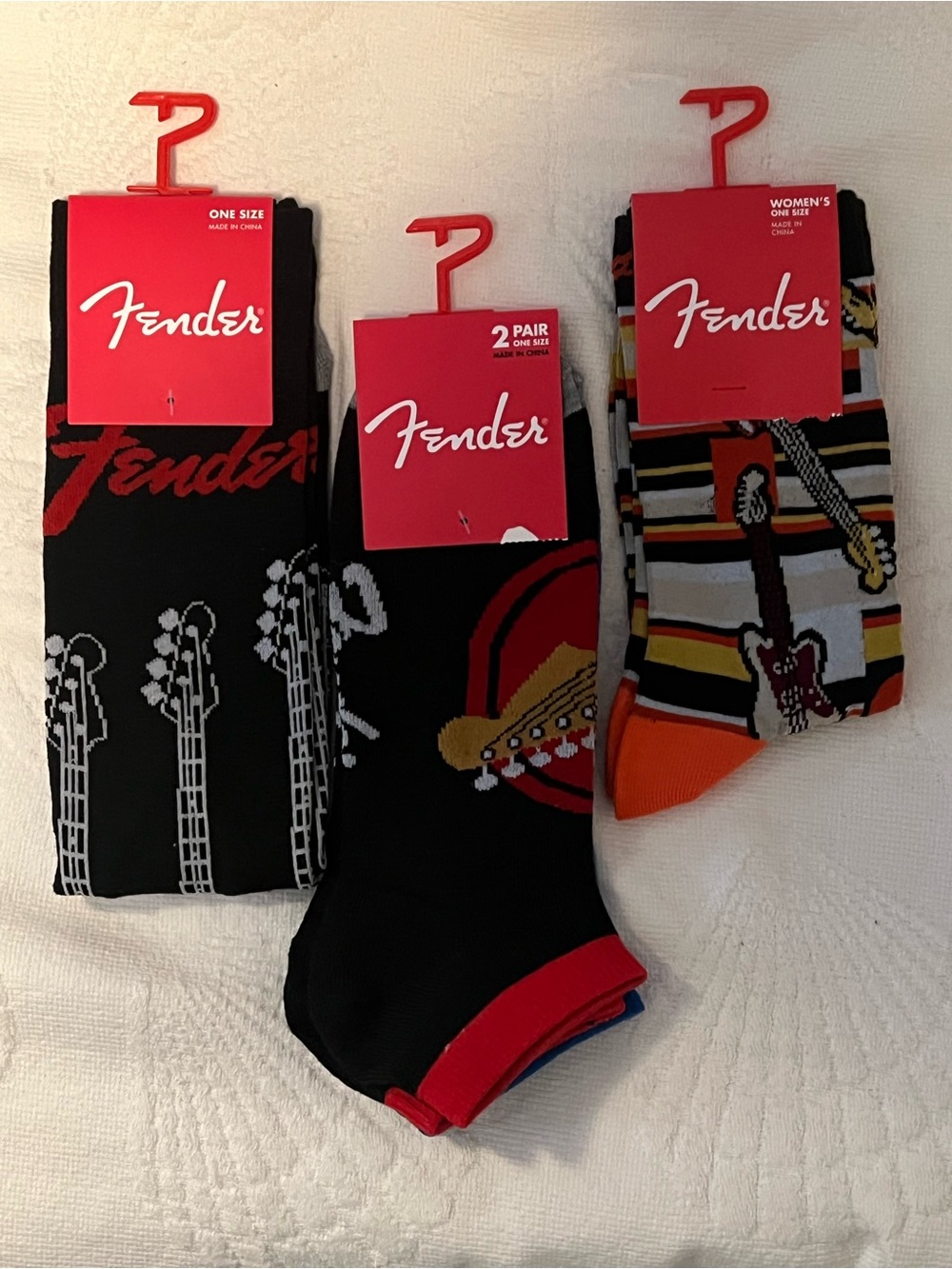 Fender Socks Bundle NWT 4 Pairs Guitar Print Crew & 2-Pack Ankle Socks